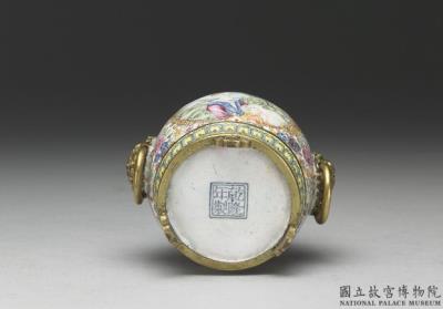 图片[3]-Painted enamel jar with European mother-and-child decoration, Qing dynasty, Qianlong reign (1736-1795)-China Archive